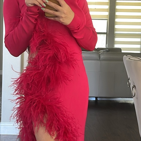 LAPOINTE
Feather-Trim Cutout Long-Sleeve High Shine Viscose Maxi Dress - Picture 12 of 14